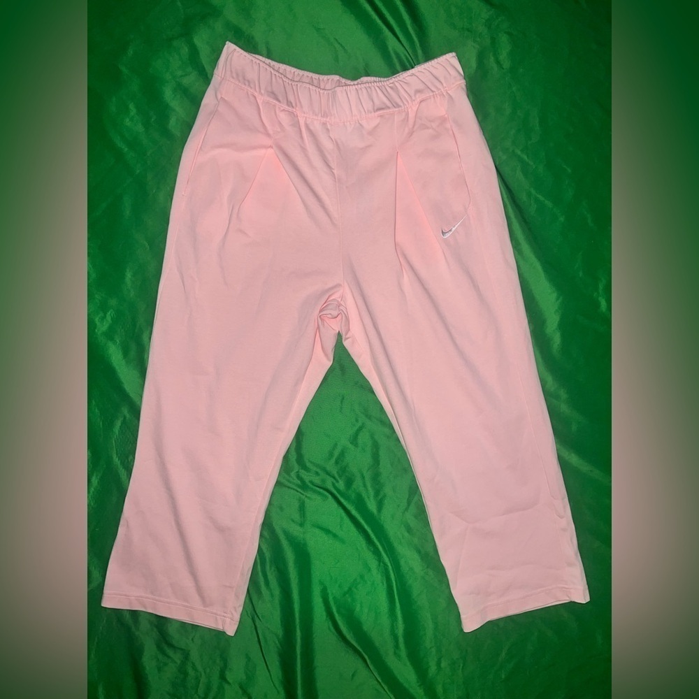 NWT Nike Light Pink Loose Fit Mid Rise Cropped Sweat Pants size Medium